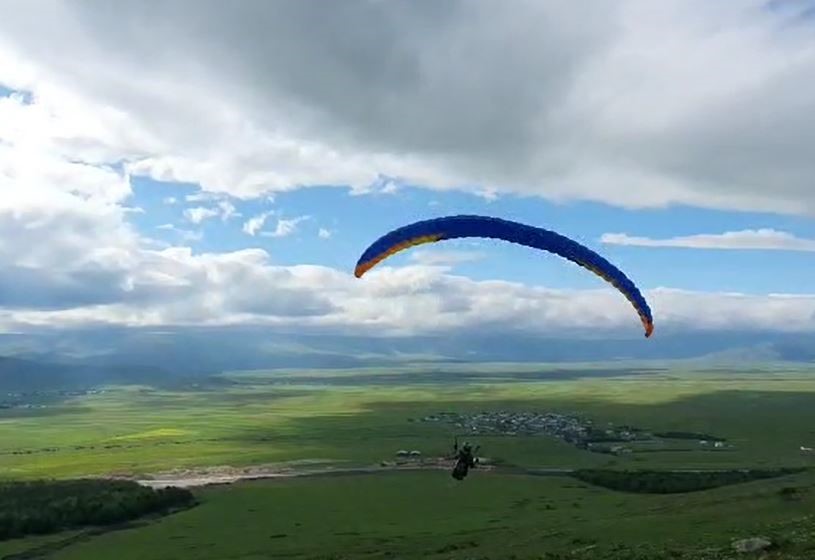 Ardahan'da yamaç paraşütü heyecanı