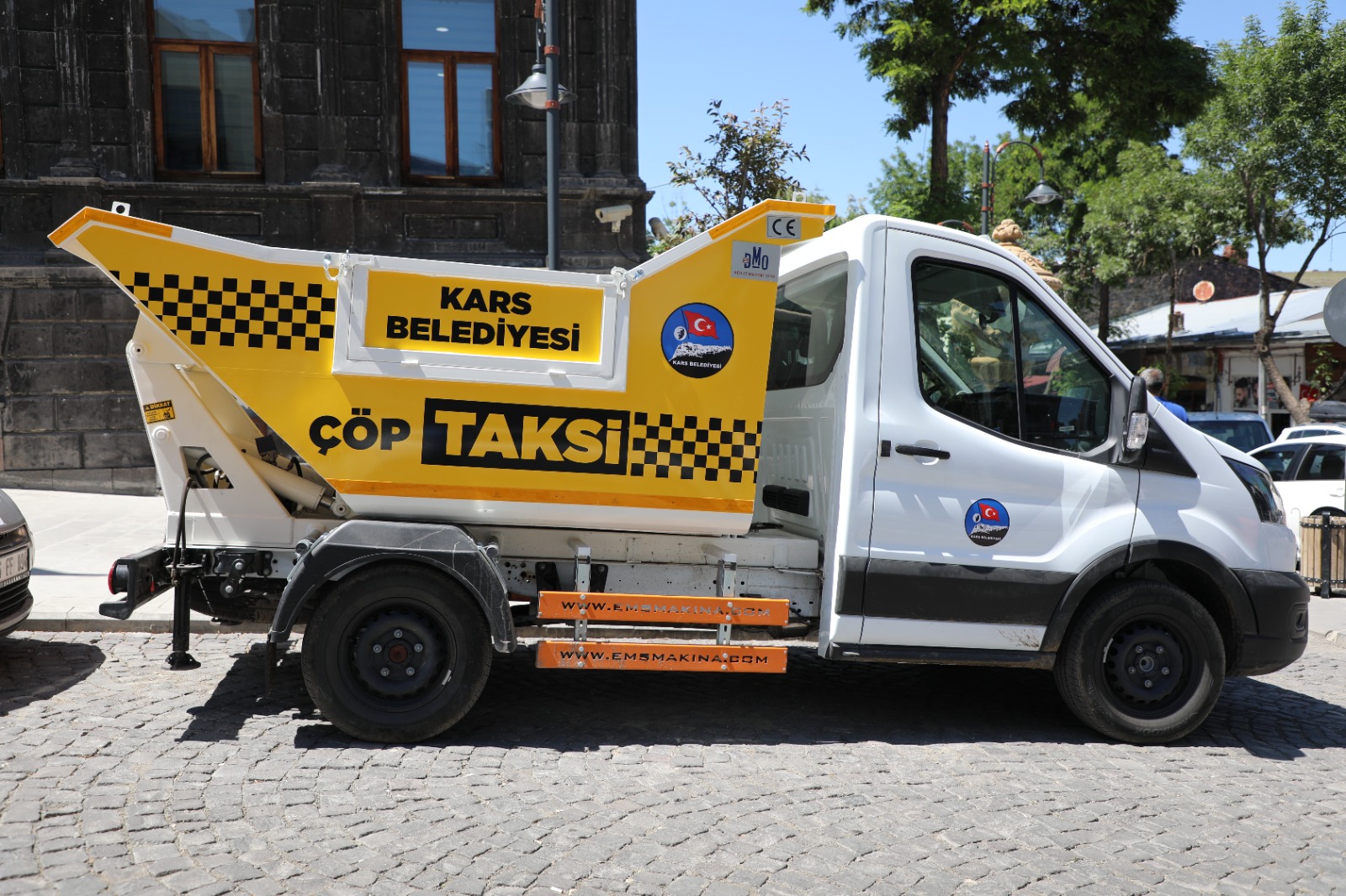 Çöp Taksi Aracı Kars'ın Hizmetinde