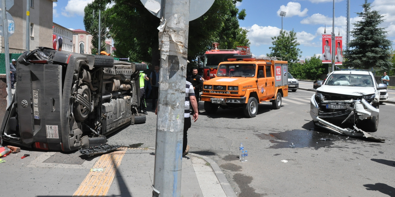 Kars'ta trafik kazası: 5 Yaralı