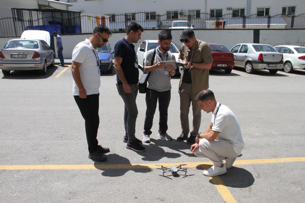 Elektrik hatlarına bakımı droneli bakım