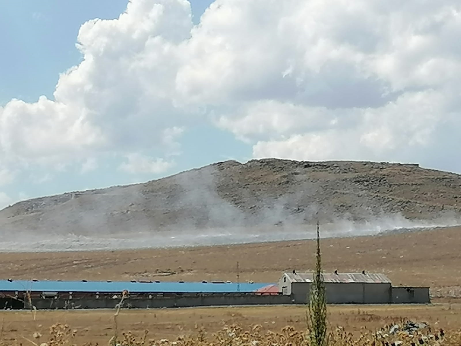 Kars'ta Karadağ Çöplüğü Yanıyor