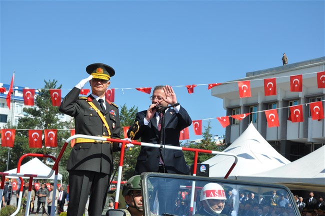 Zafer Bayramı Kars'ta Coşkuyla Kutlandı