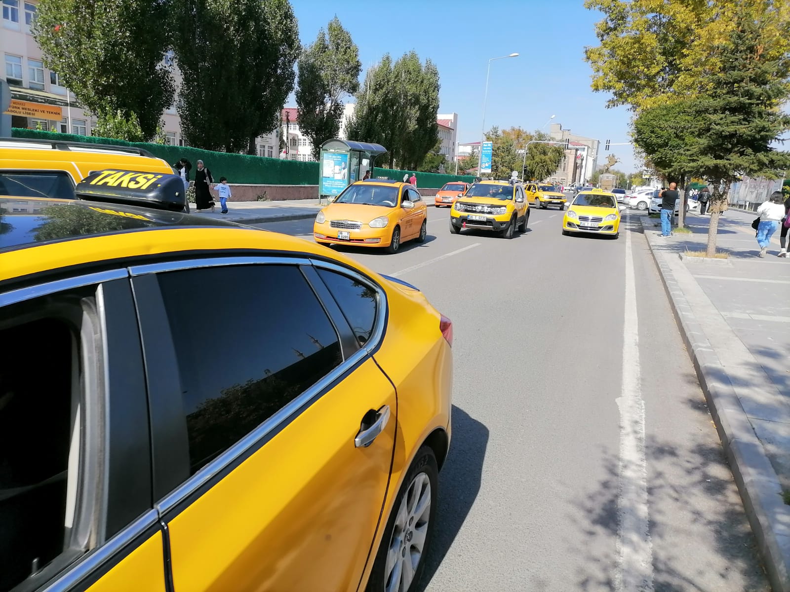 Kars'ta taksiciler ceza eylemi yaptı