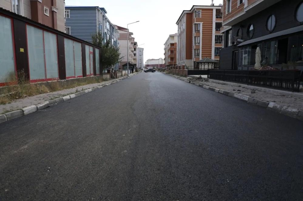 Kars'ta yol çalışmaları devam ediyor