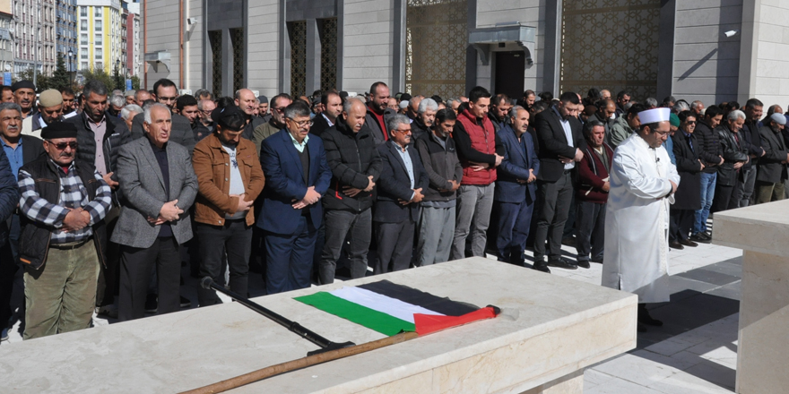 Kars'ta Filistinliler için gıyabi cenaze namazı kılındı