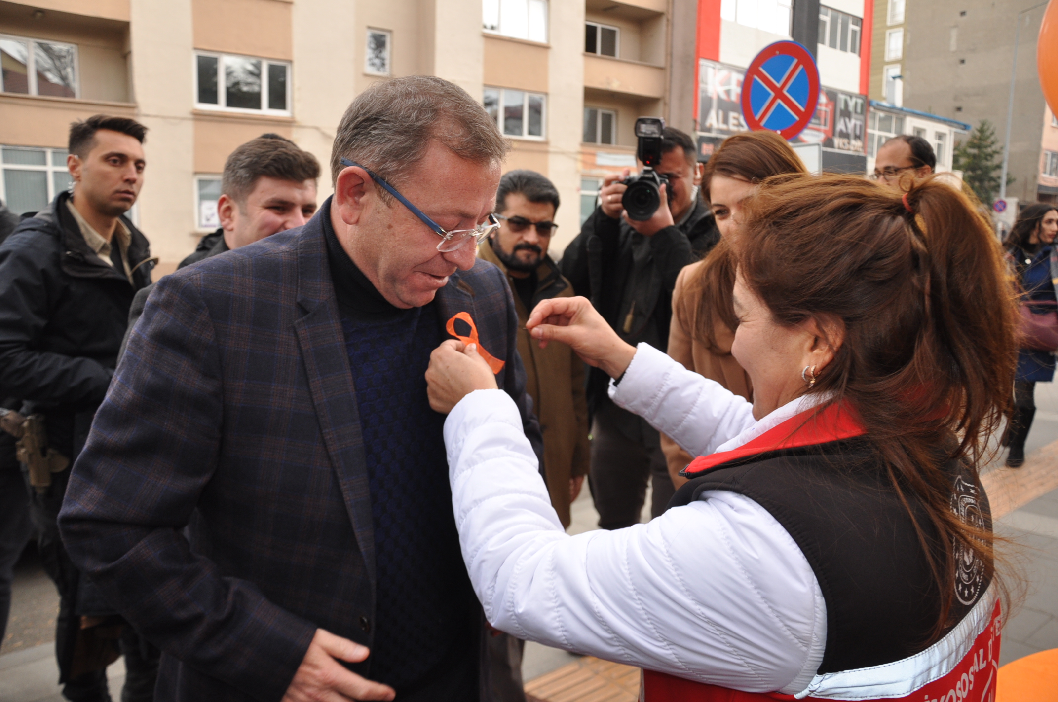 Kars'ta kadına şiddete dikkat çekildi