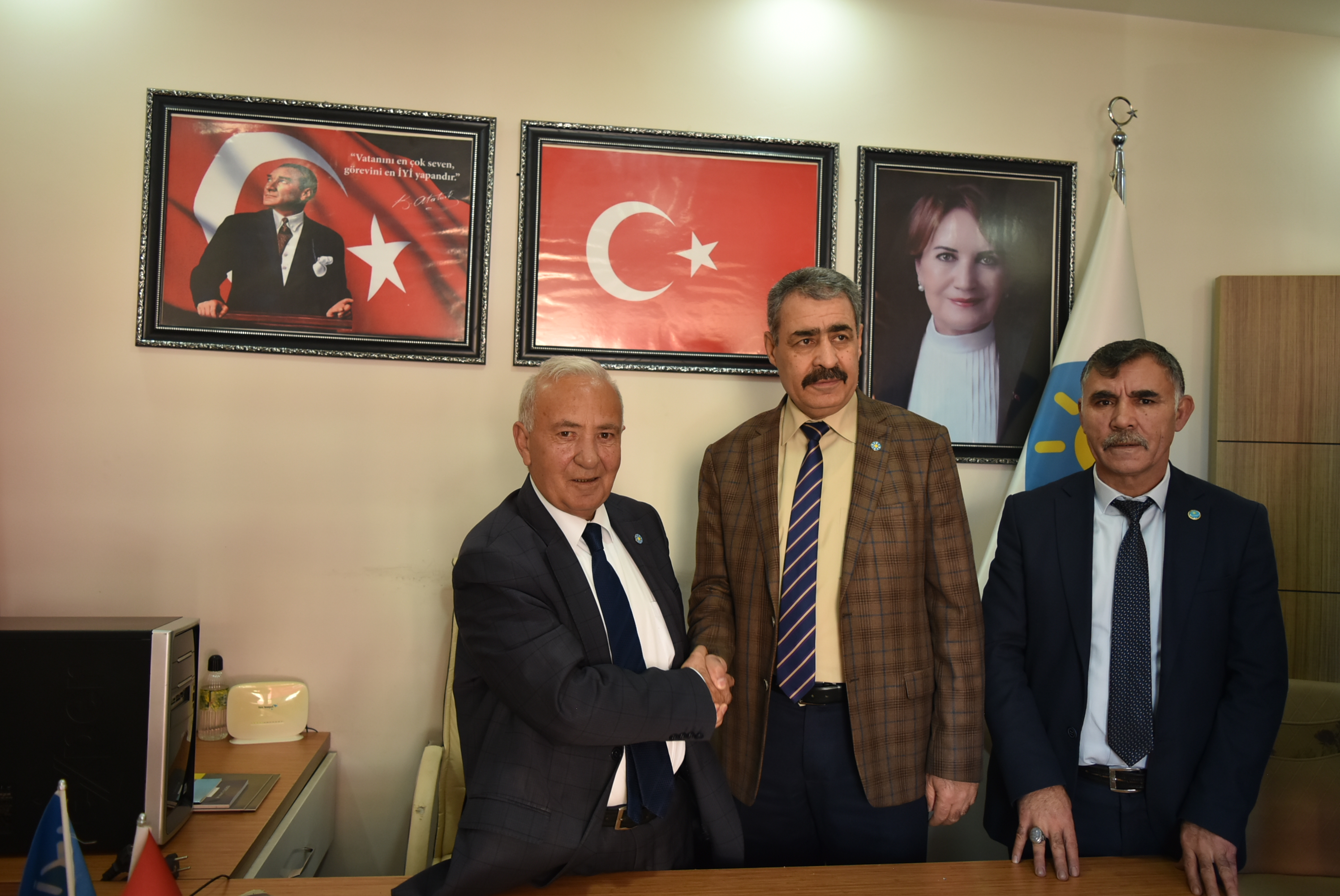 İYİ Parti Belediye adayı Metin Özad basın toplantısı düzenledi