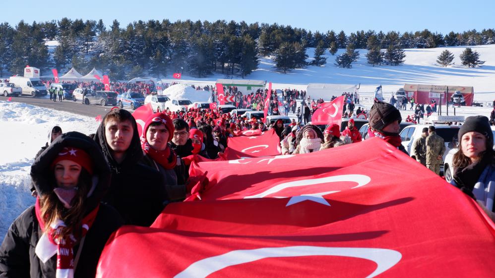 Binlerce kişi Sarıkamış şehitleri için yürüdü