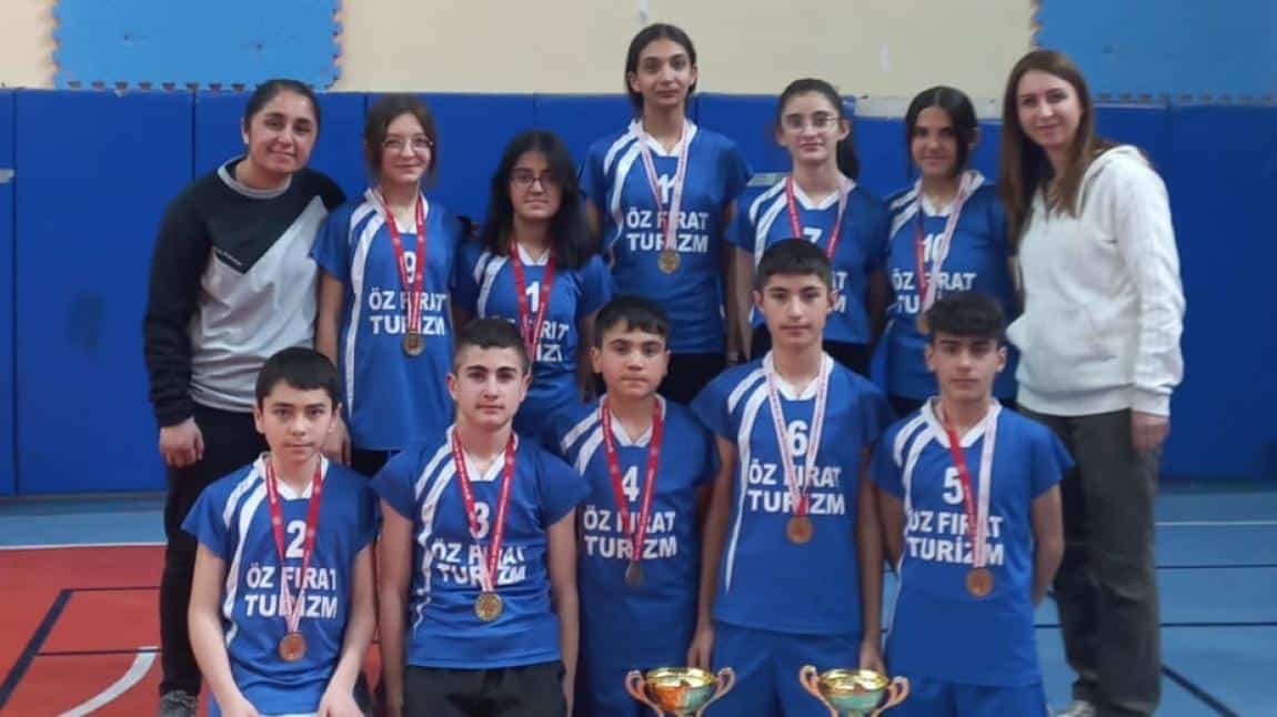 Kars'ta badminton turnuvası sona erdi