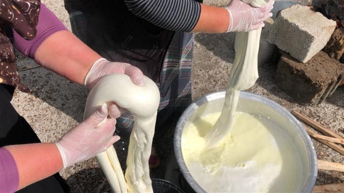 Kars'ta kaşar ve tulum peyniri üretimi