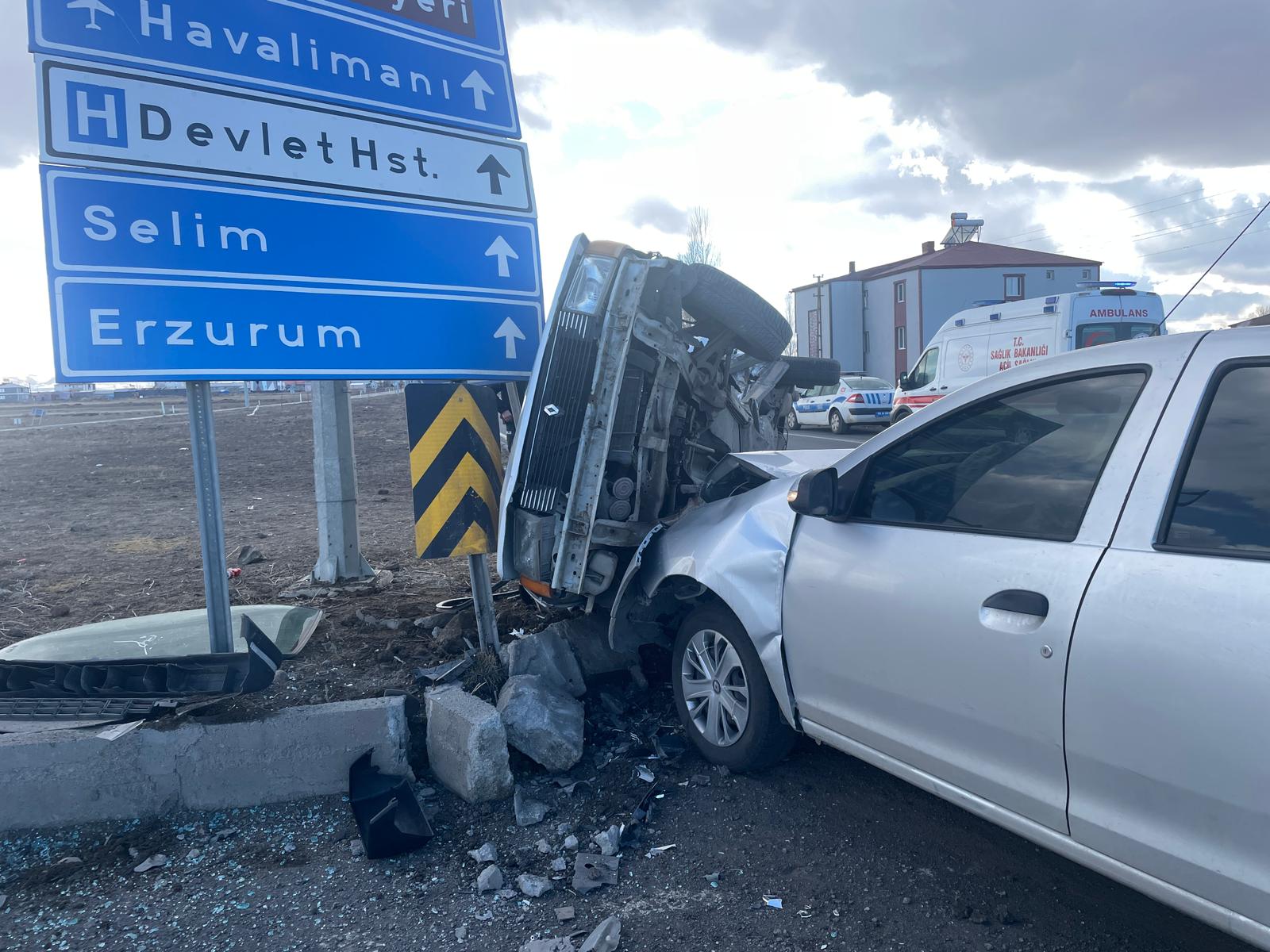 Kars'ta trafik kazası: 4 yaralı