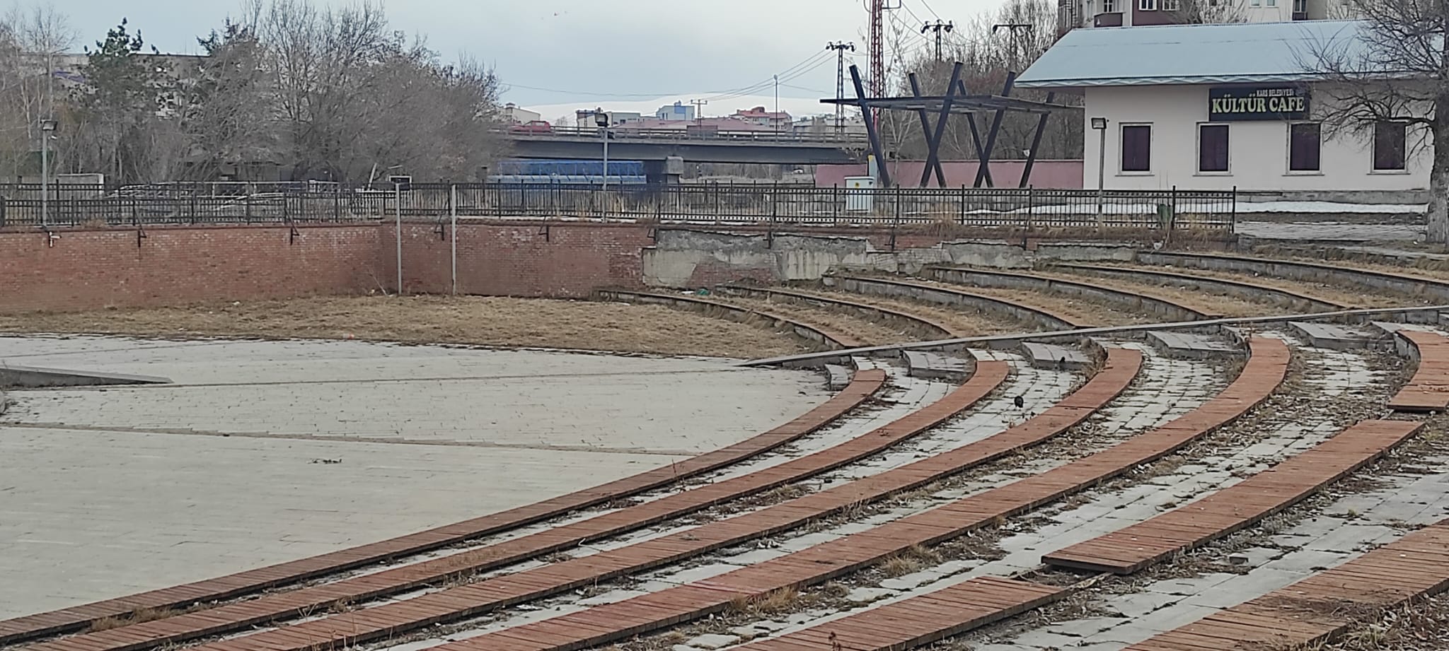 Kars Masal Parkı kaderine terk edildi!