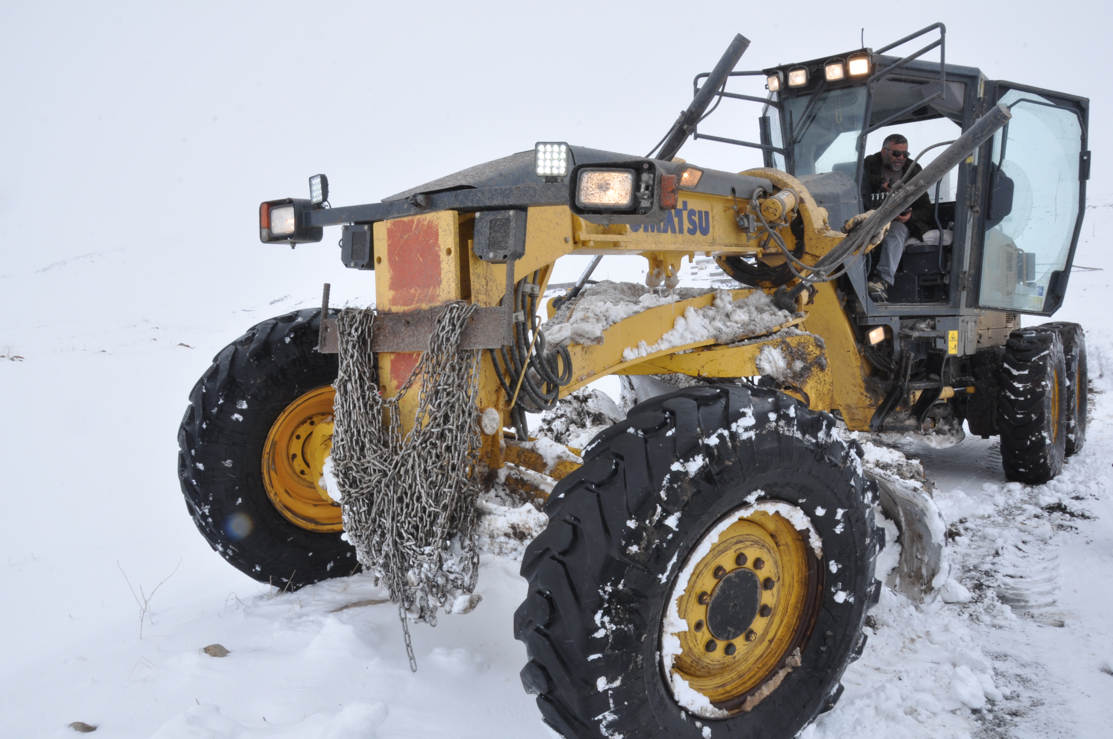 Kars'ta 47 köy yolu ulaşıma kapandı