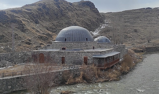 Kars'ta Mazlum Ağa Hamamı Çözüm Bekliyor 