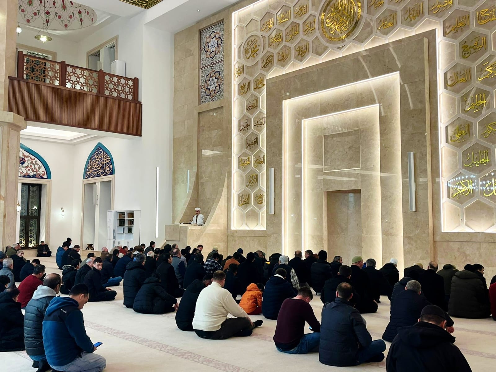 Kars'ta Ramazan Ayının İlk Teravih Namazında Camiler Doldu