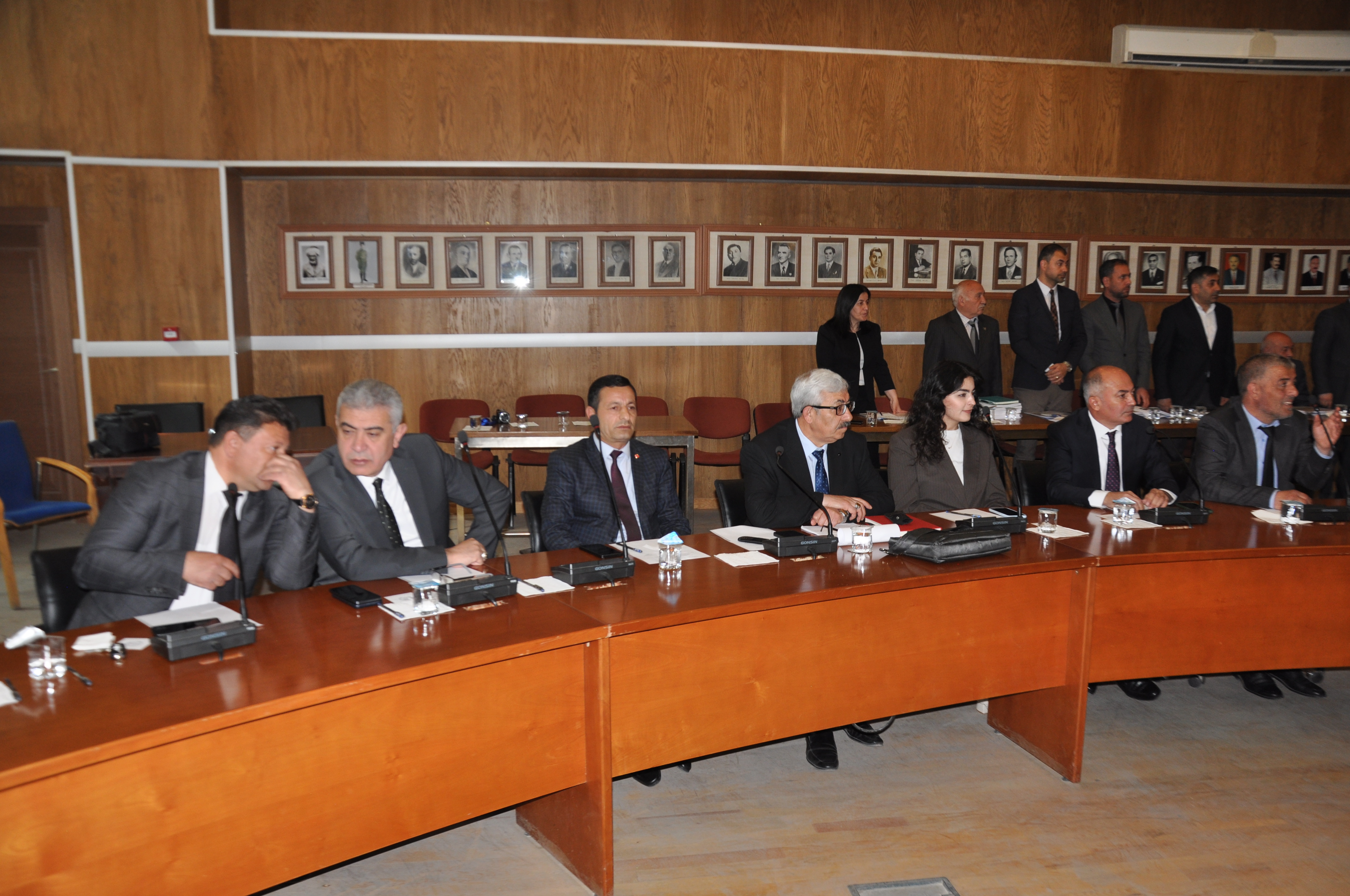 Kars Belediyesi'nin yeni dönemdeki meclisi toplandı