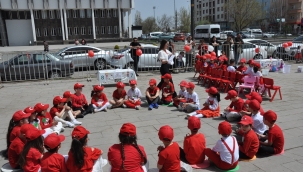 Kars'ta geleneksel Çocuk Oyunları Şenliği göz doldurdu