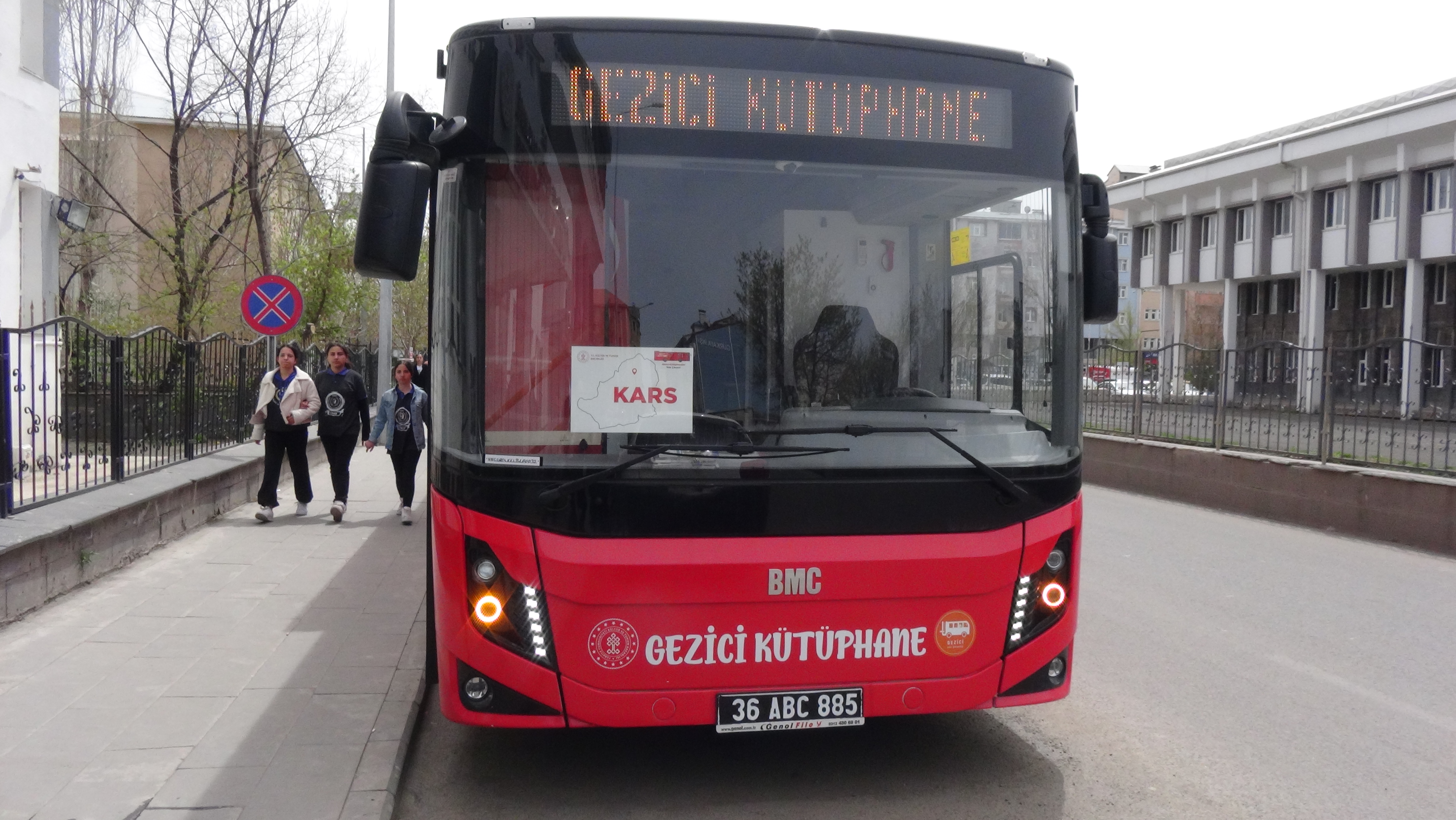 Turizm Bakanlığı Kars'a gezici kütüphane aracı gönderdi!