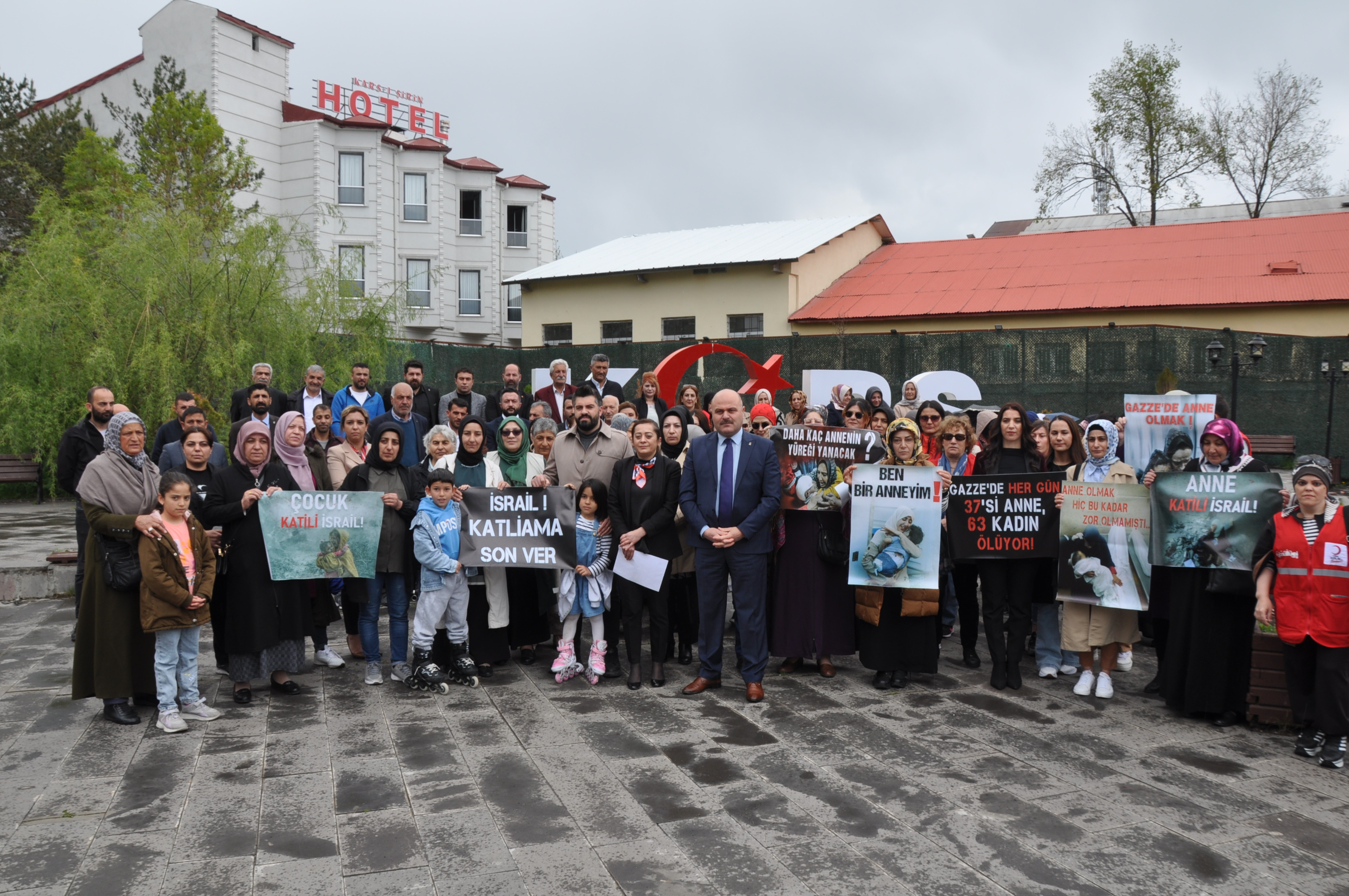 Kars'ta AK Partili kadınlar Filistinli anneler için toplandı