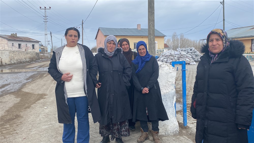 Esenyayla köylüleri Ortaokul istiyor