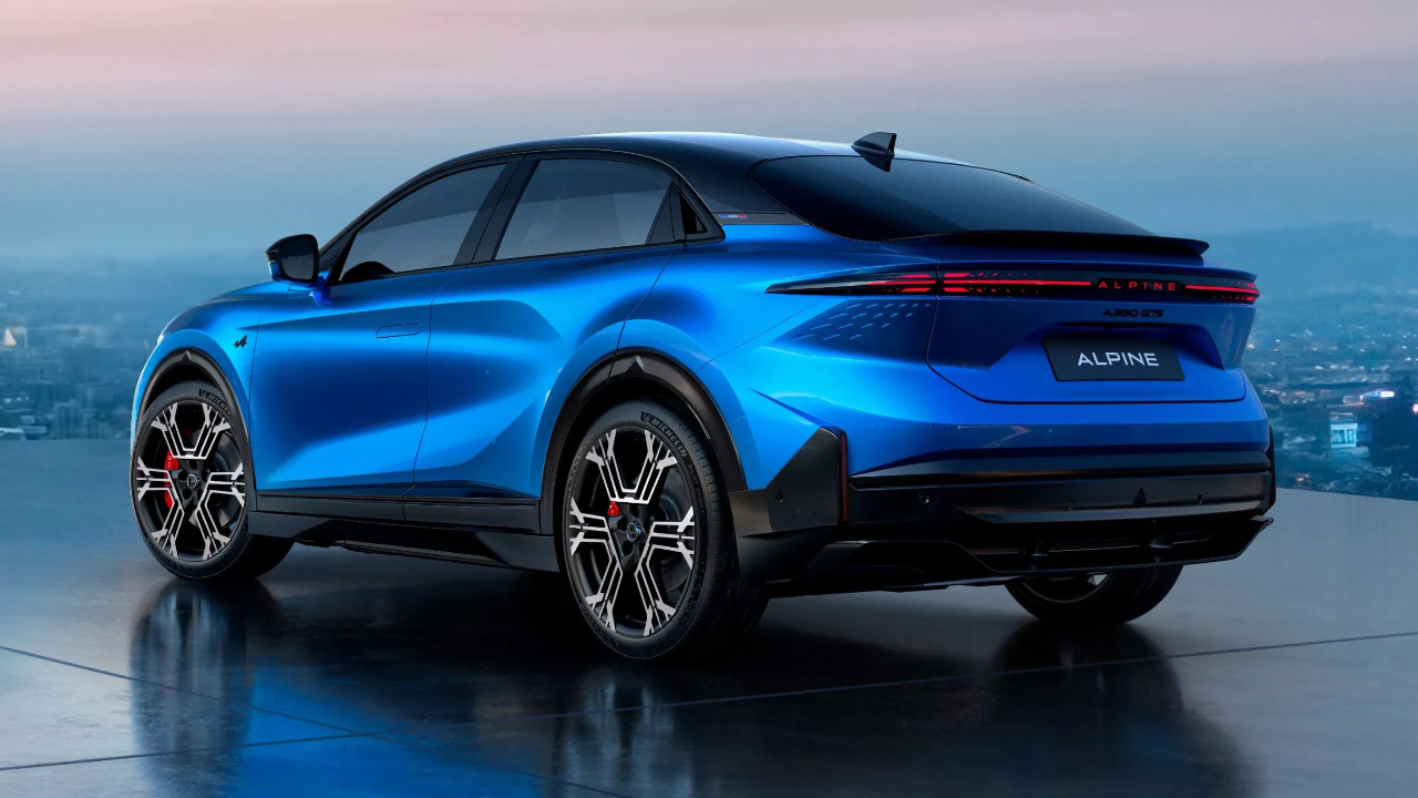 Alpine A390 Sahne Aldı: Bu Elektrikli Canavar Hem Hızlı Hem de Çok Şık!
