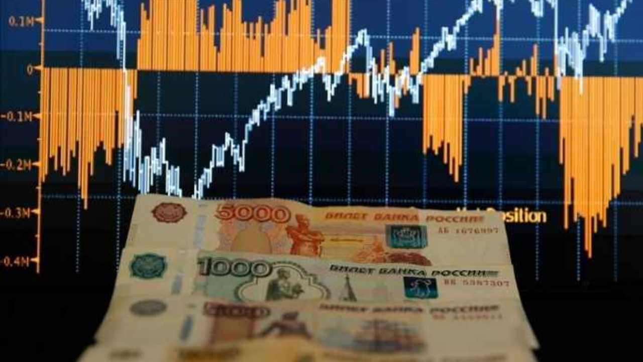 İstanbul müzakereleri Rus piyasalarını salladı: Borsa yükseldi, ruble neden düştü? İşte barış görüşmelerinin ilk etkileri!