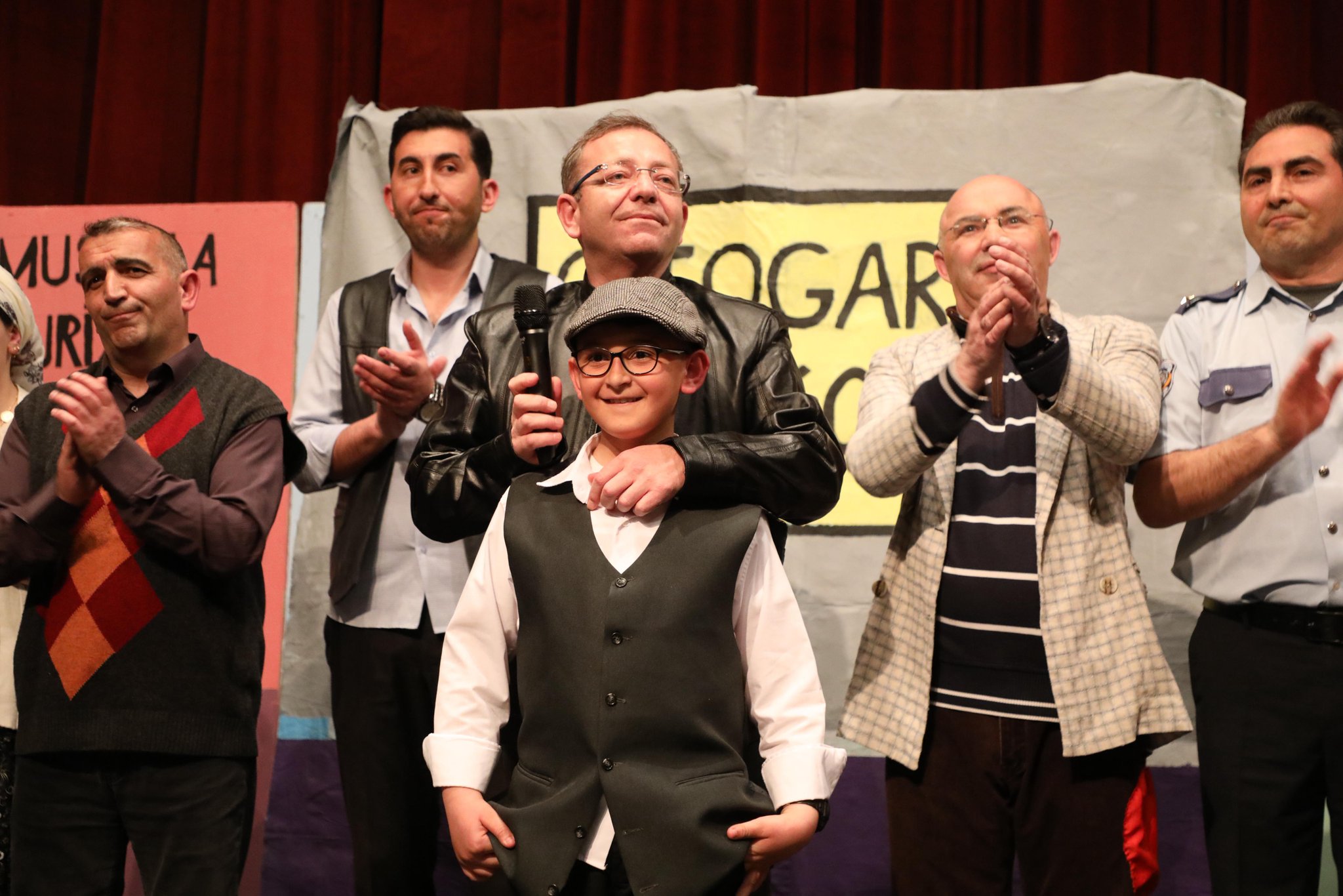 Kars Öğretmenler Tiyatro Topluluğu sundu "Otogargara"
