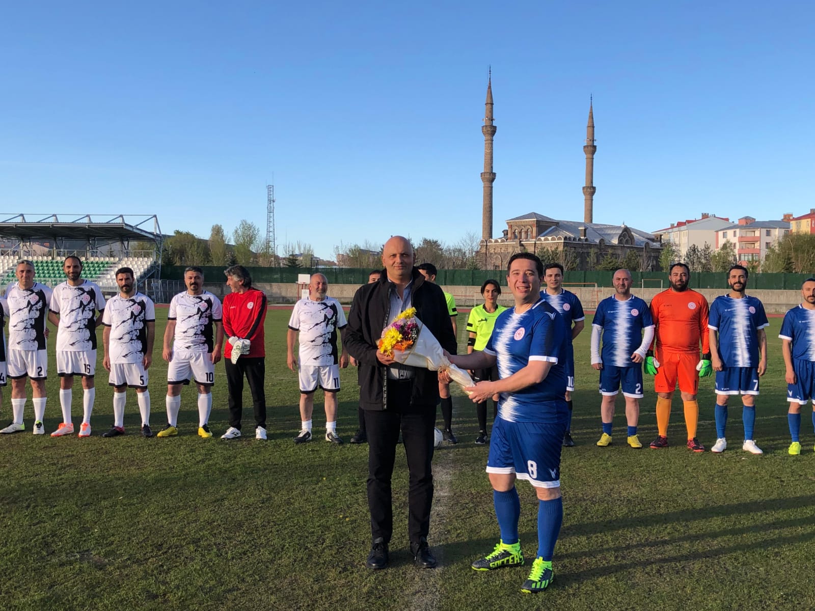 Kars'ta "Gençlik Haftası" kutlaması sahada başladı
