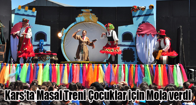 Kars'ta Masal Treni Çocuklar için Mola verdi