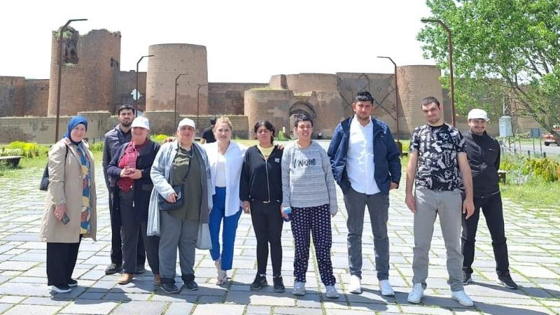 Özel Gereksinimli Bireylerden Ani Ören Yeri'ne Ziyaret