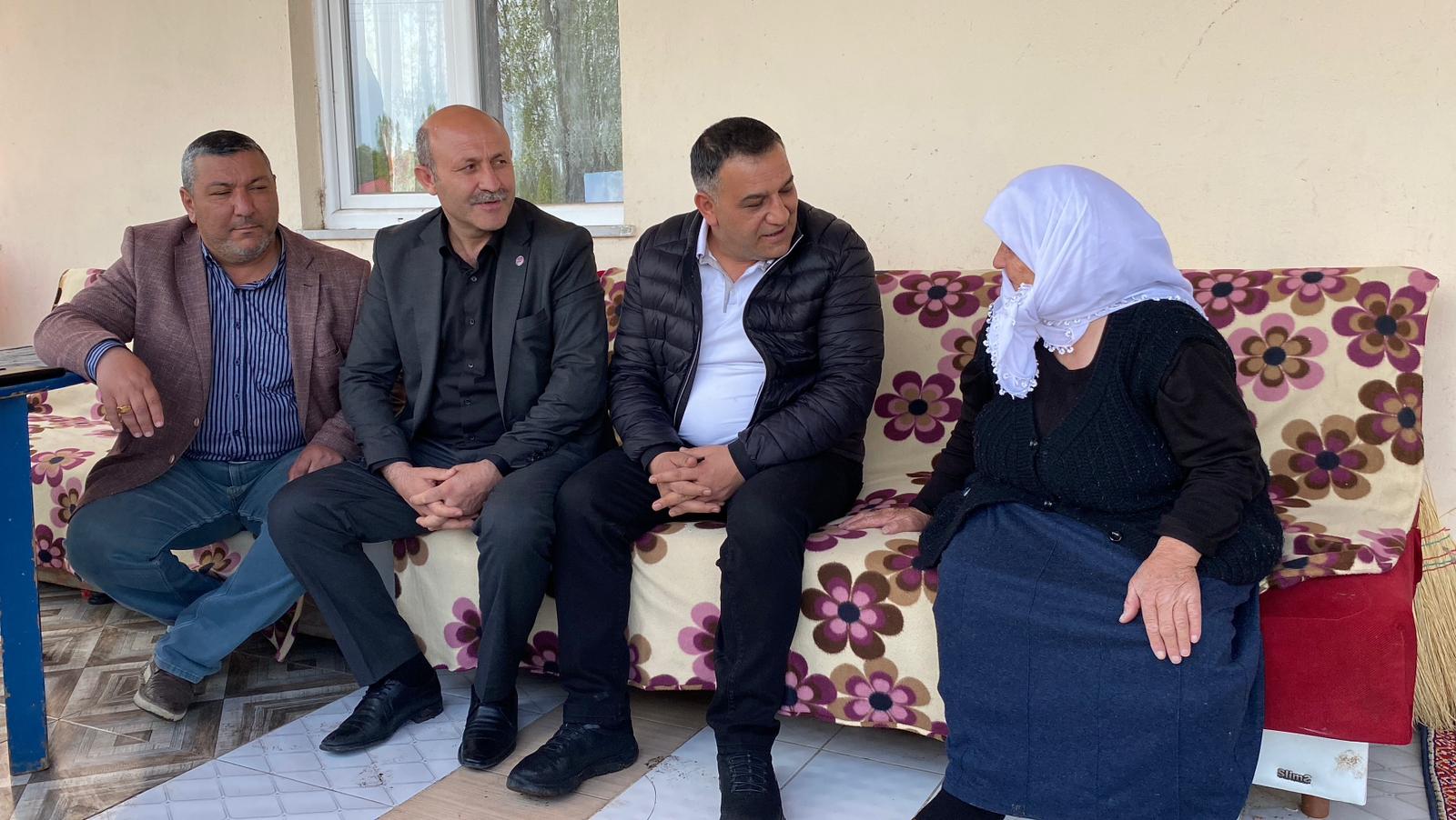 Sarıgül Kaçan Nine'ye Anlamlı Anneler Günü Ziyareti