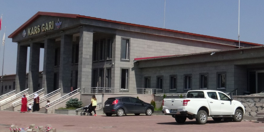 TCDD tarafından Kars'ta ilaçlama