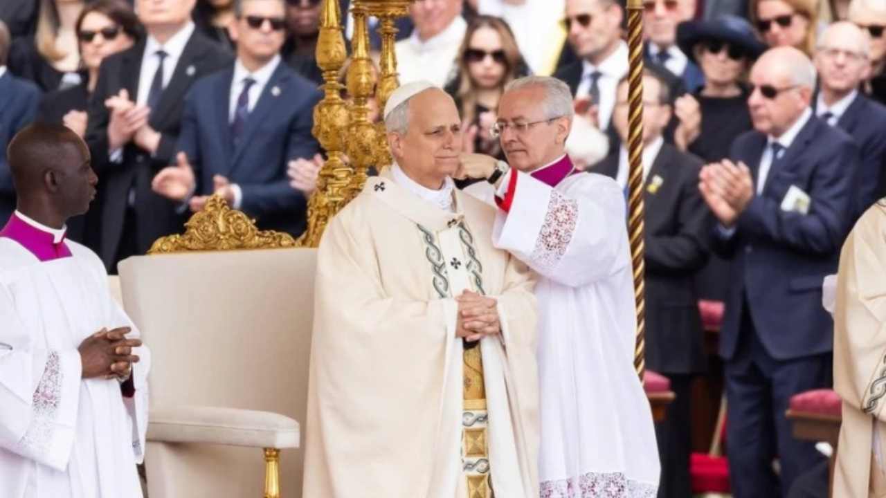 Yeni Papa görev başında: 14. Leo için görkemli tören!