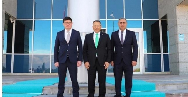 Başkonsolos Zamin Aliyev'den Iğdır Üniversitesi Rektörüne Ziyaret