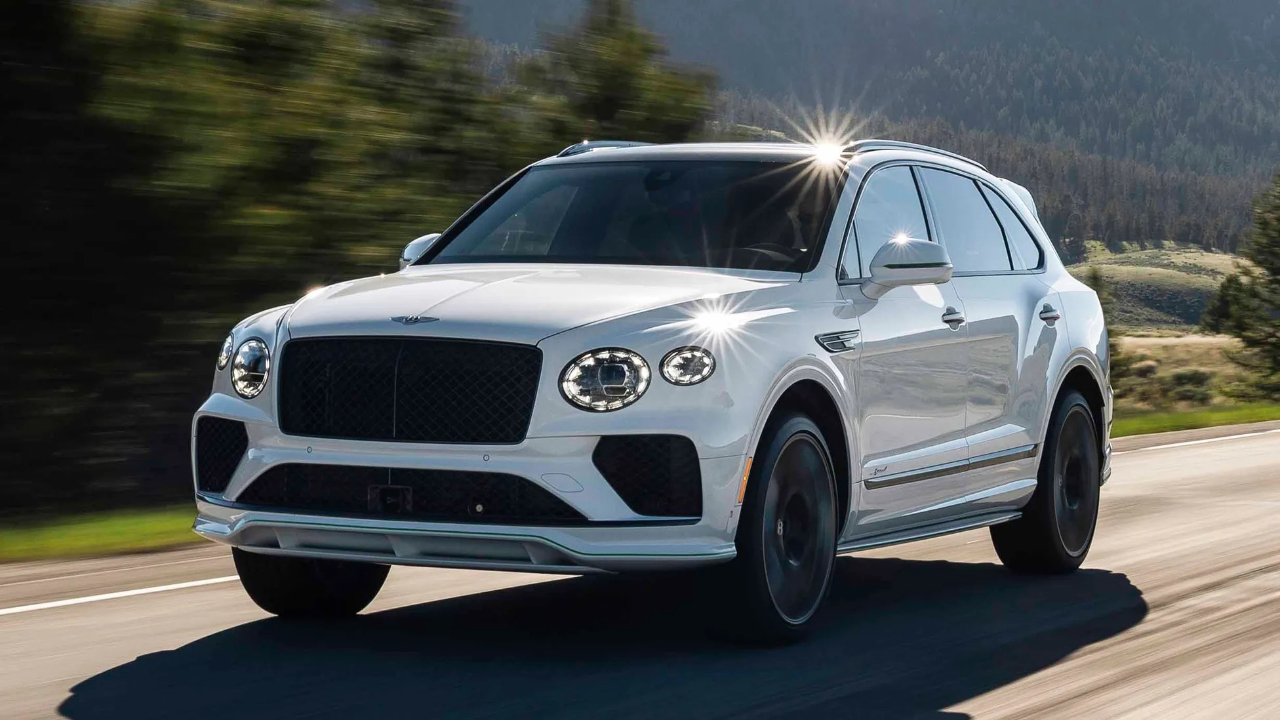 Bentley'den Çifte Performans Şovu: Yeni Bentayga Speed ve Hibrit Mulliner Serisi Sınırları Zorluyor!