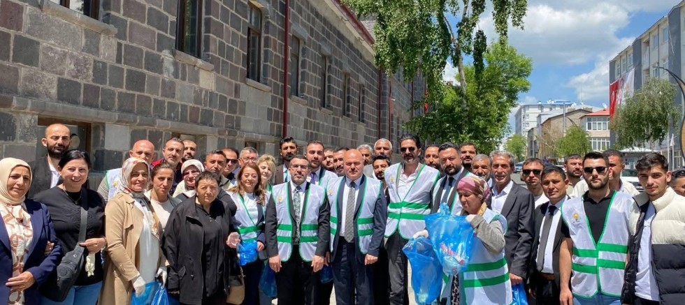 Dünya Çevre Günü Etkinliği: Temiz Bir Kars İçin El Ele
