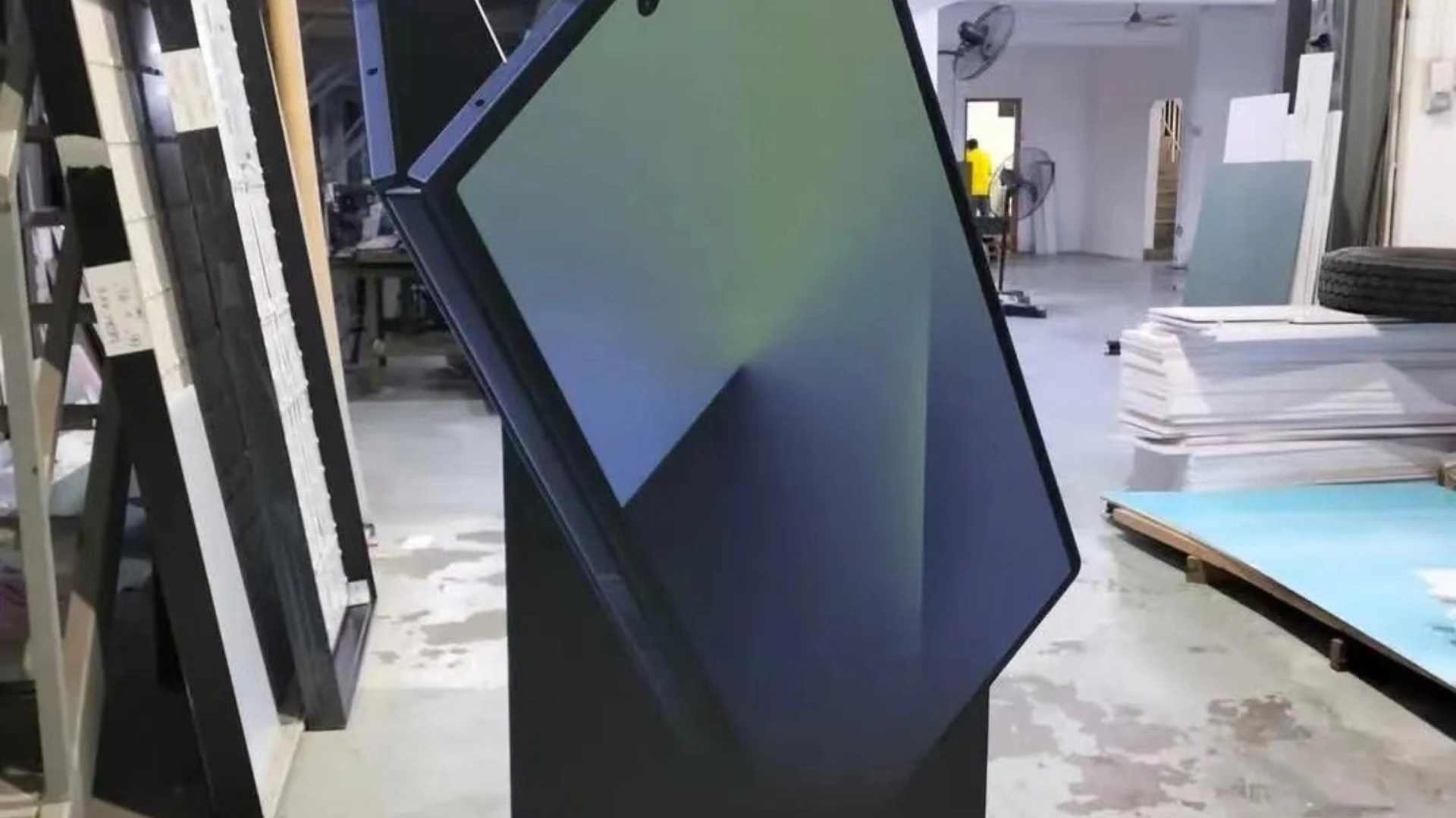 Galaxy Z Fold7 Sızdı: iPhone'dan Bile İnce Olabilir!