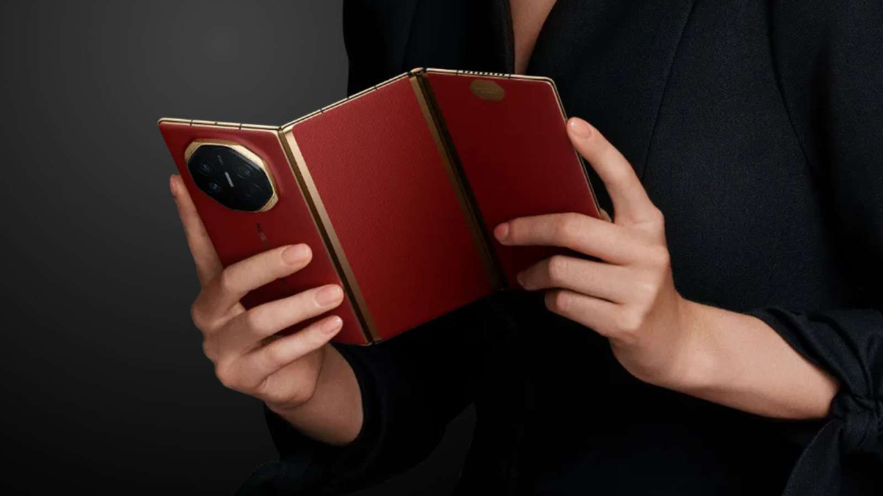 Huawei Telefon Piyasasını Sallayacak: Üçe Katlanan Huawei Mate XT 2 Geliyor, Rakipler Titriyor!