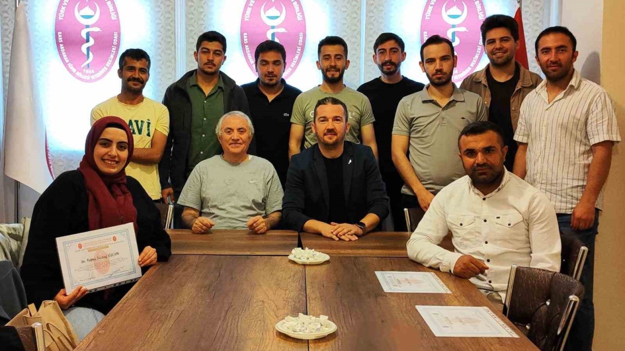 "İneklerde Rektovaginal Yöntemle Suni Tohumlama"