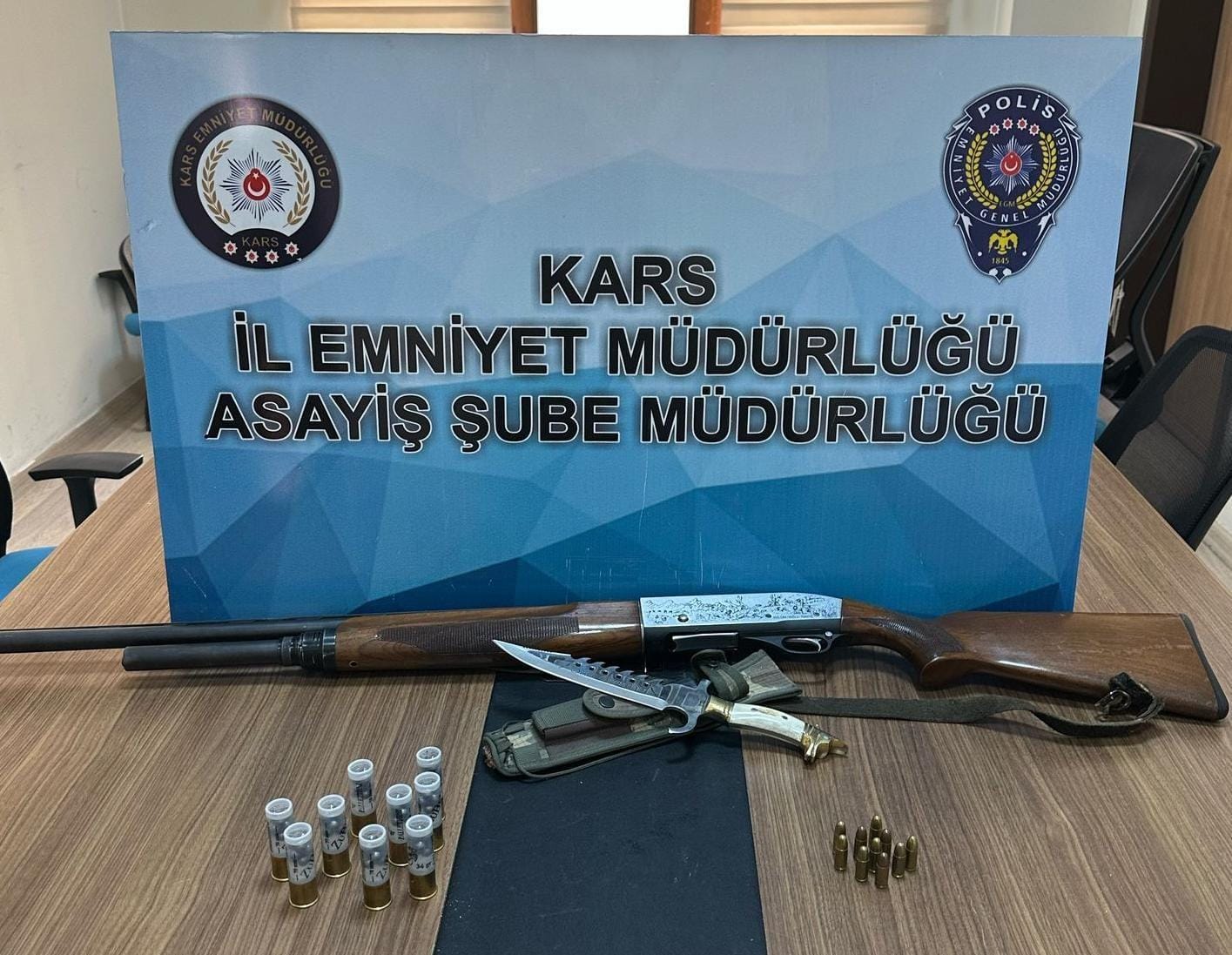 Kars'ta Asayiş Şube göz açtırmıyor