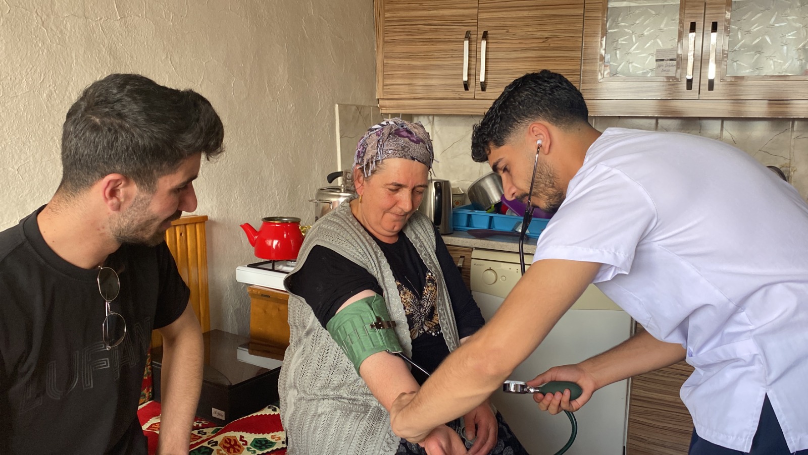 Öğrenci hemşireler, Köylerde sağlık taraması yaptılar