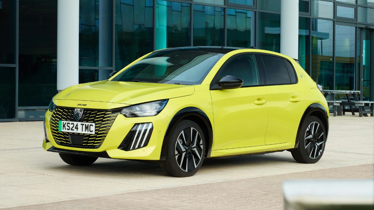 Peugeot'dan GTi Müjdesi Öncesi 208 Ailesine Makyaj: Daha Fazla Menzil, Daha Çok Güç!