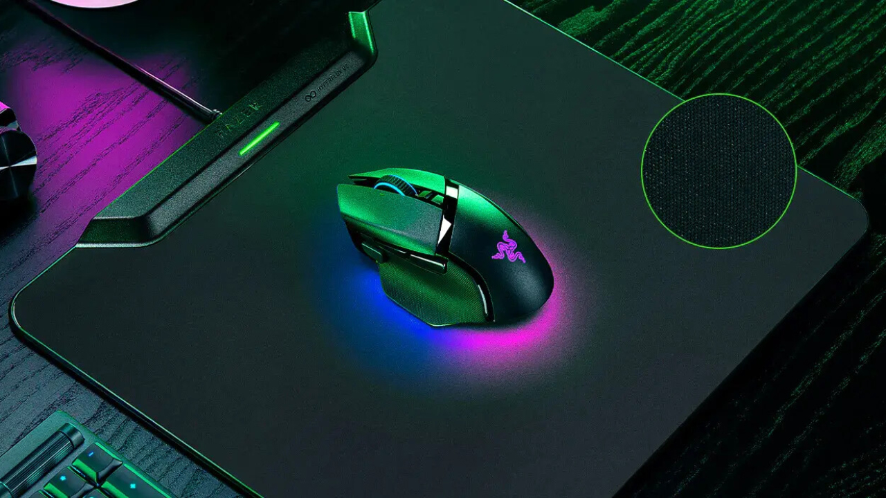 Razer'dan Oyuncuları Sevindirecek İki Bomba: Kablosuz Şarjlı Mousepad ve Ultra İnce Laptop!