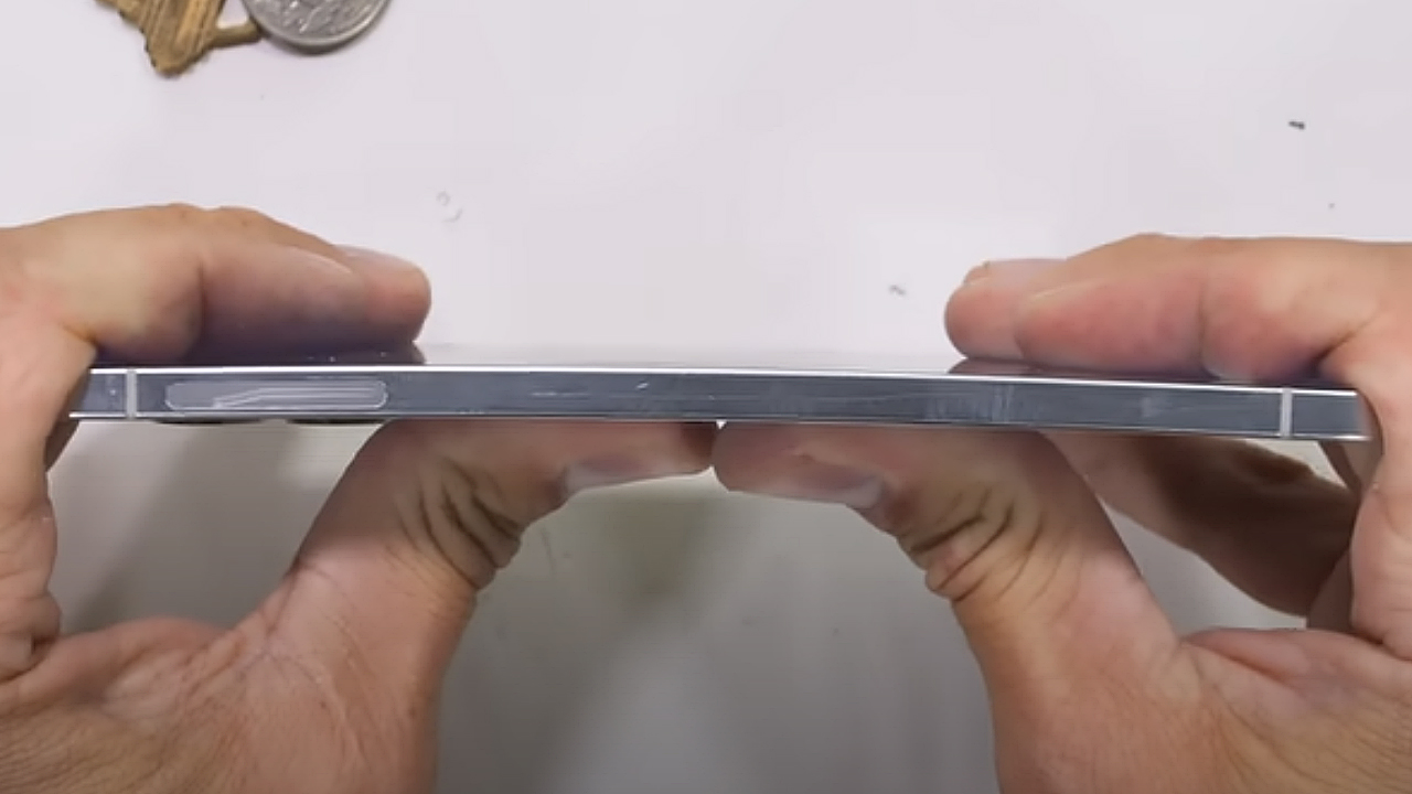 Samsung Galaxy S25 Edge Ne Kadar Dayanıklı? Bükülme Testinden Nasıl Çıktı?