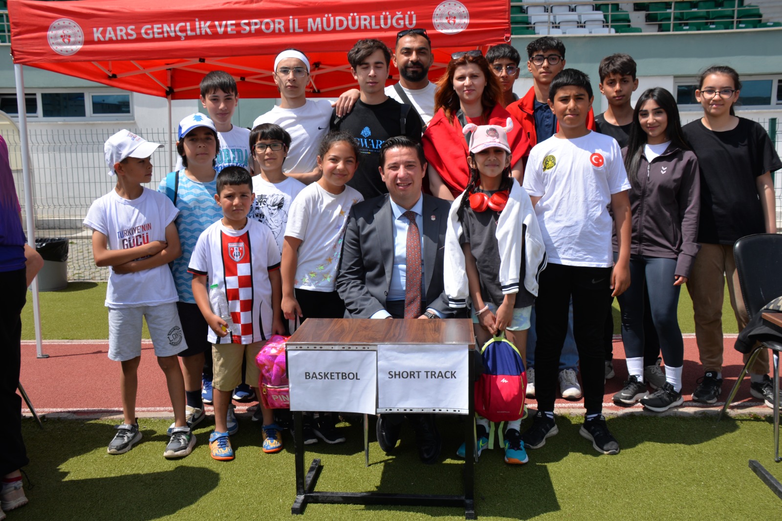 Spor Okulları, düzenlenen törenle kapılarını açtı.