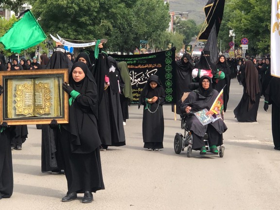 Kars'ta Binler Aşura Mateminde Tek Yürek Oldu: Duygusal Anlar Yaşandı