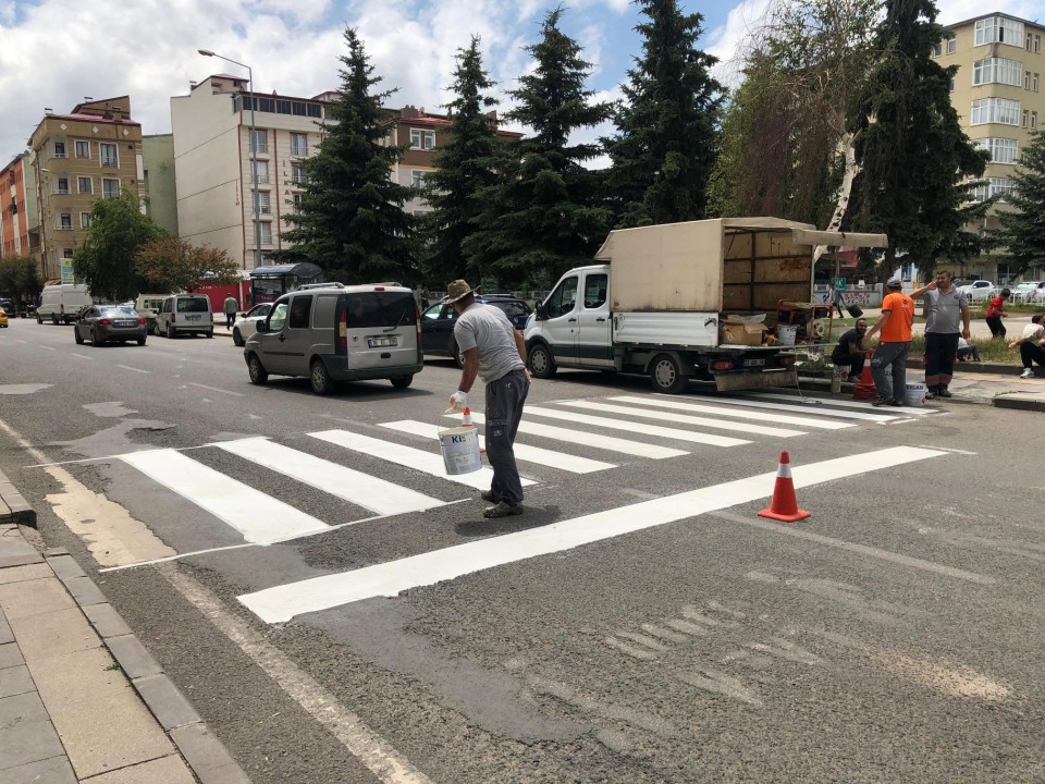 Kars'ta Karayolları Yaya Geçitlerini Yeniliyor