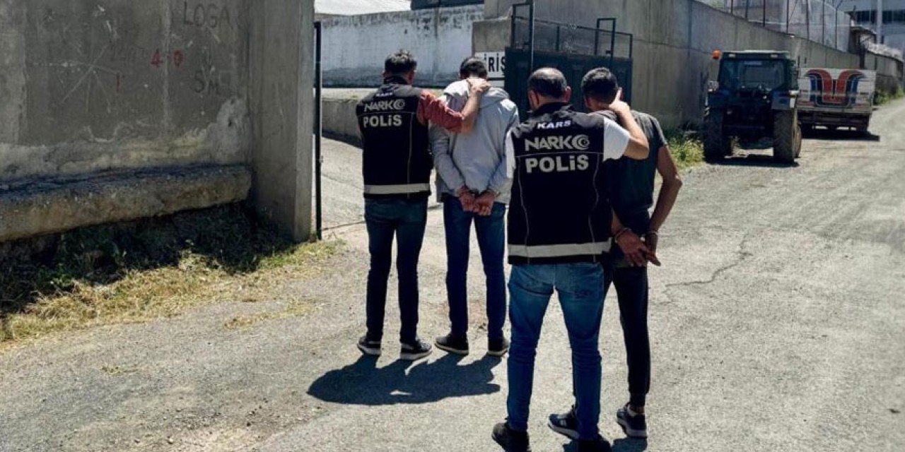 Kars’ta sokak satıcılarına operasyon