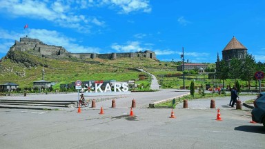 Kars'ta Termometreler Rekor Kırdı: Kavurucu Sıcaklar Etkili Oluyor