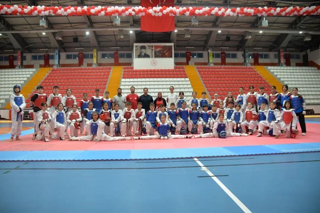 Taekwondo’nun kalbi Kars’ta attı